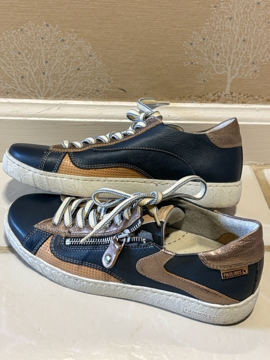 PIKOLINOS Shoes - PIKOLINOS LANZAROTE Navy and Metallic Bronze Leather Casual Sneakers
